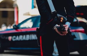 Discussione tra datore di lavoro e operaio degenera in rissa