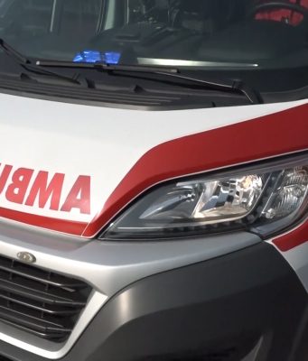 Scontro tra scooter e bicicletta a Lodi: feriti tre giovani
