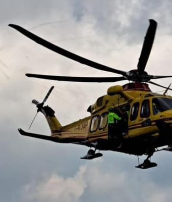 Dramma sul lavoro: braccio risucchiato dal macchinario
