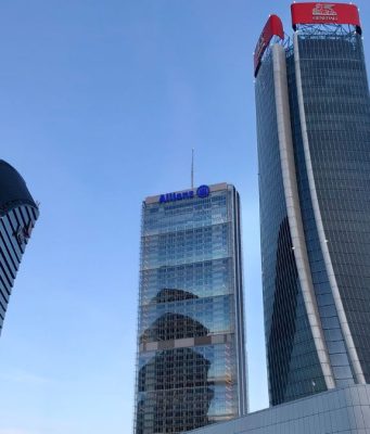 Insegna Generali crolla nel quartiere CityLife