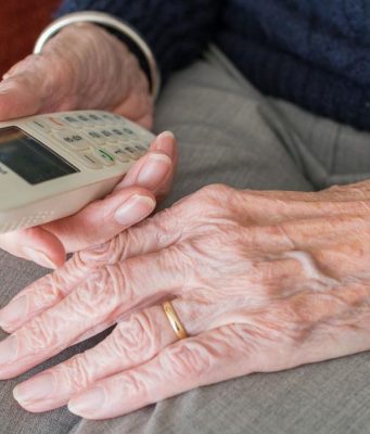 Stop truffe agli anziani, al via la nuova campagna della Polizia