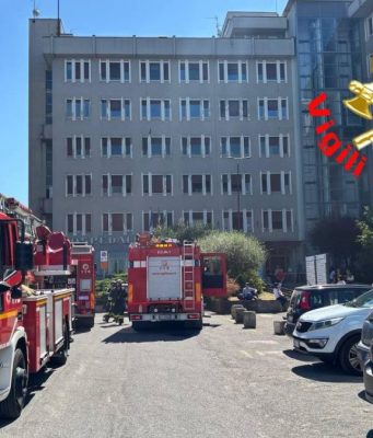 Incendio all’ospedale Delmati: evacuati pazienti e personale