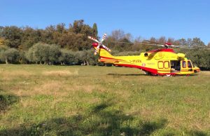 Motociclisti feriti in due incidenti distinti, trasportati in elisoccorso