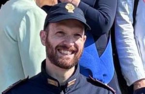 Grida tra le onde, poi il coraggio: Vice Ispettore salva una vita