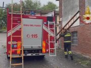 Maltempo sul Lodigiano: alberi caduti, tetti danneggiati e strade allagate