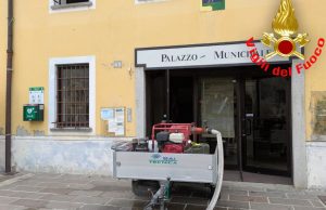 Archivio comunale allagato a Cervignano per lavori stradali