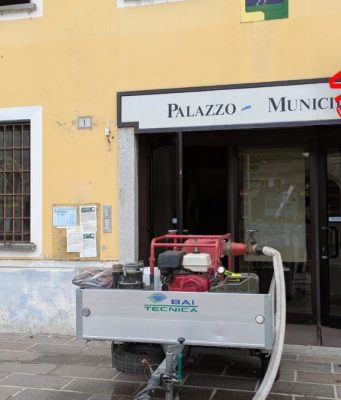 Archivio comunale allagato a Cervignano per lavori stradali