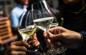 Un aperitivo di beneficenza per S.I.L.V.E.R.: parte la raccolta fondi per gli anziani