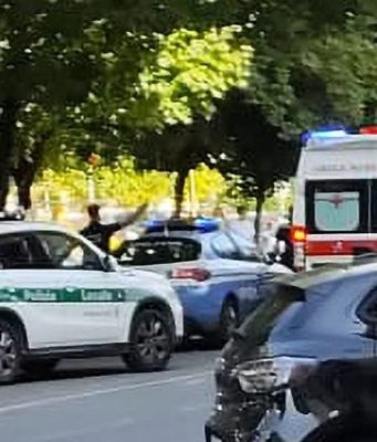 Lodi, violento impatto tra auto e bici: un ferito
