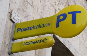 Tre malviventi a mani vuote: assalto fallito al Postamat