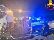 Schianto sulla A1 tra tir e auto: morta una 21enne e 4 feriti