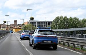 Rissa tra minorenni al terminal bus: sei giovani denunciati