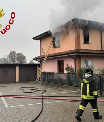 Villetta avvolta dalle fiamme: nessun ferito, indagini in corso