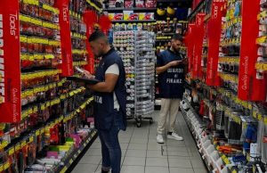 Prodotti non sicuri in vendita: la GdF ne sequestra oltre 11mila a Lodi