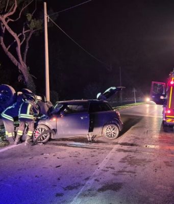 Scontro sulla SP126: un’auto si ribalta, un ferito in elisoccorso