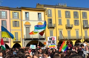 Marcia della pace, un fiume di studenti attraversa Lodi per dire no alla guerra