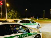 Rimprovera dei ragazzi che giocano a pallone e viene picchiato: 62enne in ospedale