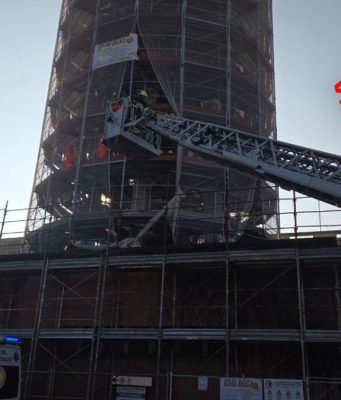 Cade dal ponteggio durante la manutenzione dell’acquedotto: operaio ferito