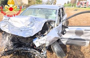 Scontro tra due auto a Secugnago: muore una donna, 23enne in ospedale