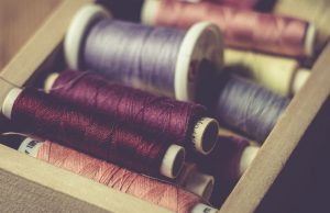 “Trame Comuni”, il dono che diventa lavoro: a Lodi prende forma la sartoria sociale