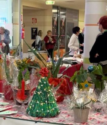 Dalle cure alla creatività: il mercatino ALAO racconta coraggio e comunità