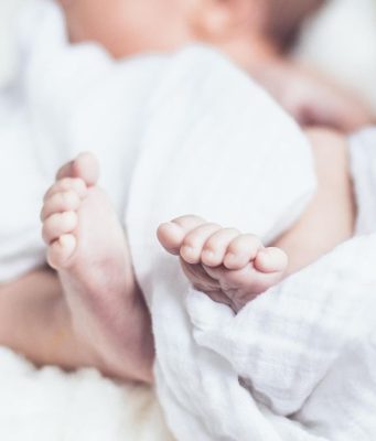 Bimbo nato morto a Lodi, eseguita l’autopsia a Pavia