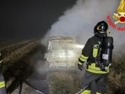 Tentato assalto al bancomat a Pieve Fissiraga, auto incendiata
