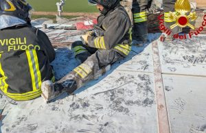 Incendio ai pannelli fotovoltaici di una cascina a Secugnago