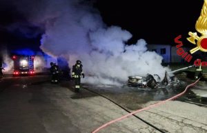 Quattro auto in fiamme a Sant’Angelo Lodigiano