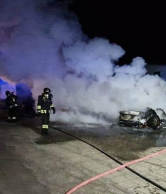Quattro auto in fiamme a Sant’Angelo Lodigiano