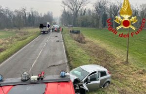 Scontro a Castiglione d’Adda: due auto distrutte, una finisce fuori strada