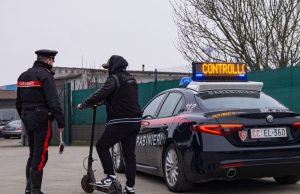 Raffica di controlli sui monopattini elettrici: dieci sanzioni