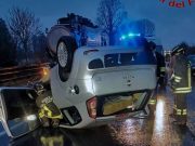 Auto si ribalta sulla SP16 a Zelo Buon Persico: un ferito