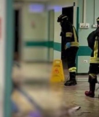Esplode un tubo dell’acqua in ospedale, evacuati 20 pazienti