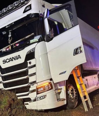 Camion fuori strada sull’A1, 59enne in ospedale