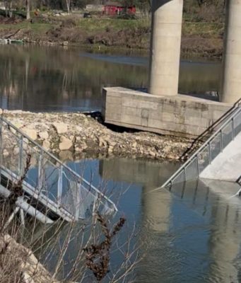 Passerella sull’Adda, nuovo crollo all’alba: la Procura di Lodi apre un fascicolo