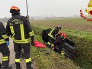 Auto fuori strada sulla SP205 a Marudo: 33enne in ospedale