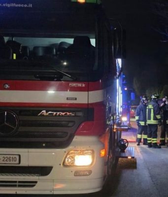 Incendio in appartamento a San Rocco al Porto: fiamme in sala