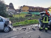 Incidente a Zelo, due auto si scontrano frontalmente: tre coinvolti