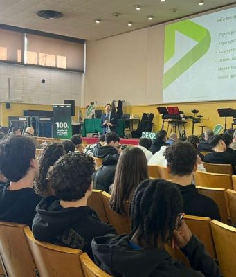 Sicurezza stradale tra i giovani: torna il progetto DEKRA