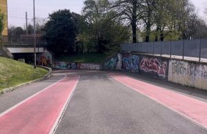 Sottopasso della Bassiana, cittadini: “Rischi per pedoni e ciclisti”
