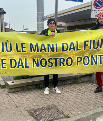 Ponte Napoleonico chiuso, scatta la protesta: “Giù le mani dal fiume e dal nostro ponte”