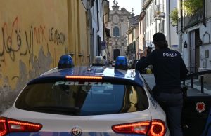 Adescava vittime su app: arrestato 27enne per rapina ed estorsione