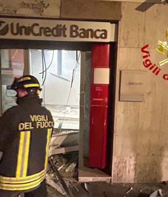 Assalto al bancomat, il video dei cittadini che festeggiano