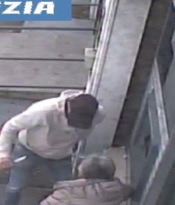 Rapine ai bancomat, arrestato un 50enne: colpiva dopo i prelievi