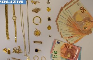 Finto carabiniere truffa due anziani: arrestato con oro e contanti