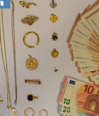 Finto carabiniere truffa due anziani: arrestato con oro e contanti