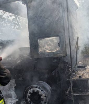 Autoarticolato in fiamme sull’A1 a Villanova del Sillaro