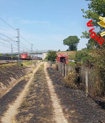 Incendio lungo la Milano–Piacenza: evacuato un Frecciarossa