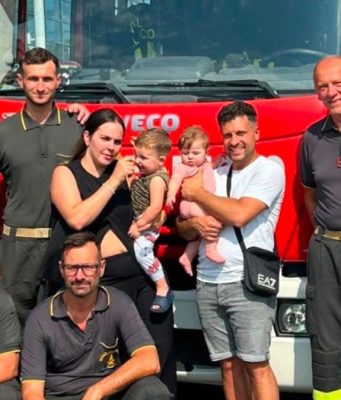 Somaglia, due bambini chiusi in auto: salvati dai vigili del fuoco